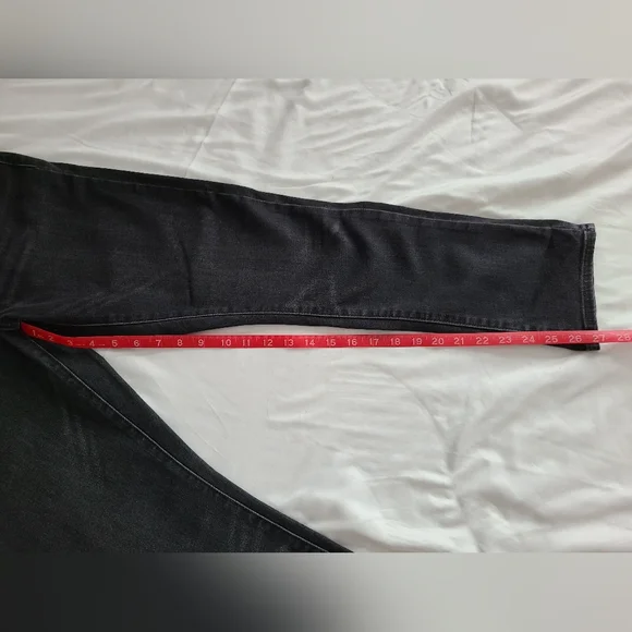 Levi's Classic Mid Rise Skinny size 10 - Picture 10 of 11